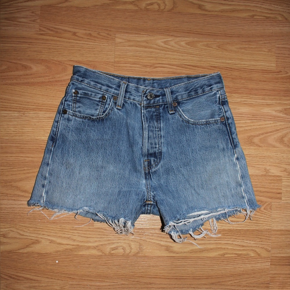Classic Levi’s Low Rise Denim Shorts